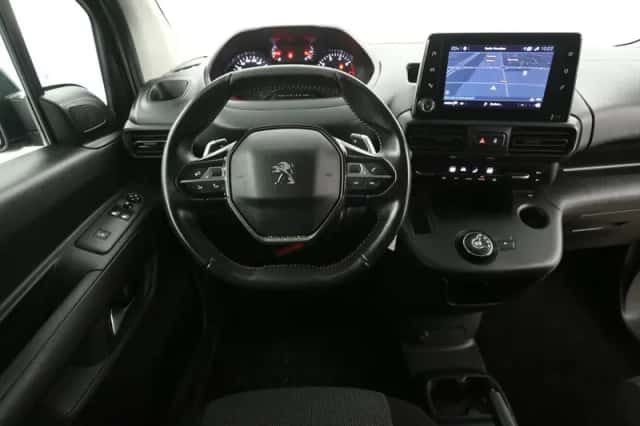 Peugeot Partner (2023) thumbnail 2