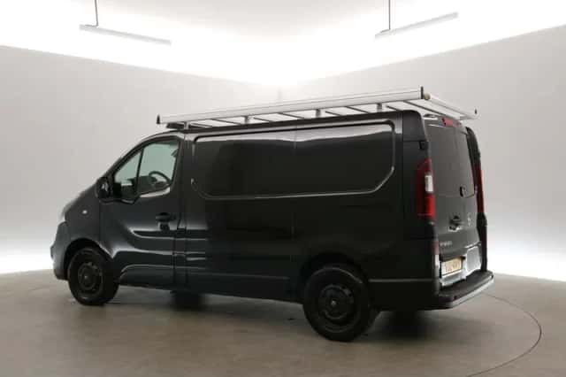 Opel Vivaro (2016) thumbnail 4