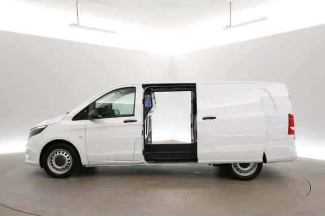 Mercedes-Benz Vito (2022) thumbnail 4