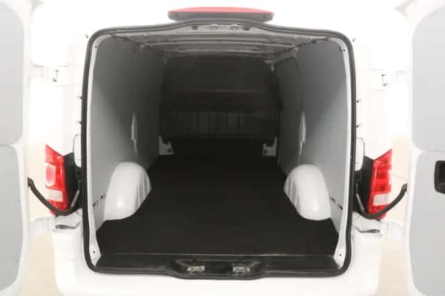 Mercedes-Benz Vito (2021) thumbnail 3