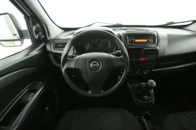 Opel Combo (2015) thumbnail 2