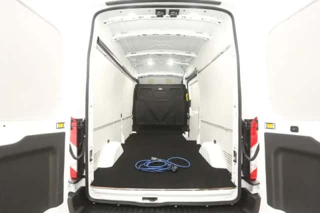 Ford E-Transit (2023) thumbnail 3