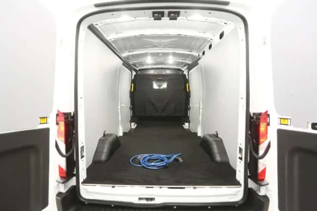 Ford E-Transit (2023) thumbnail 3