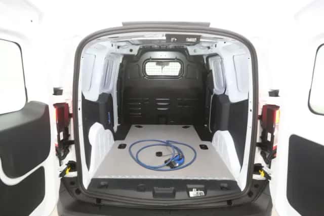 Ford E-Transit Courier (2025) thumbnail 3