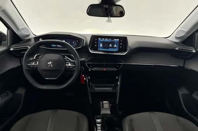 Peugeot 208 (2023) thumbnail 2
