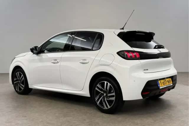 Peugeot 208 (2023) thumbnail 3