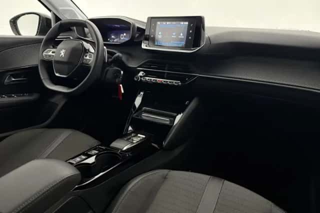 Peugeot 208 (2023) thumbnail 4