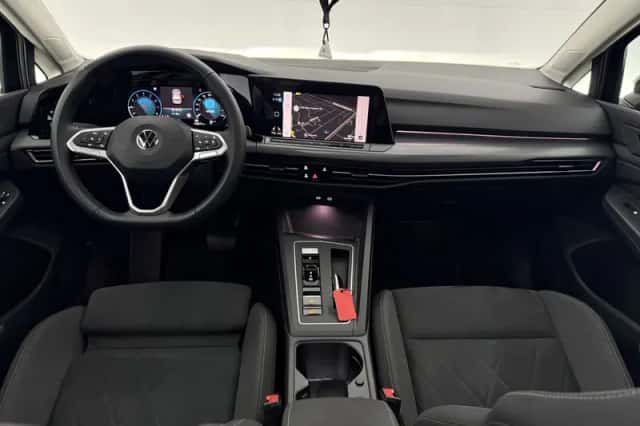 Volkswagen e-Golf (2020) thumbnail 2