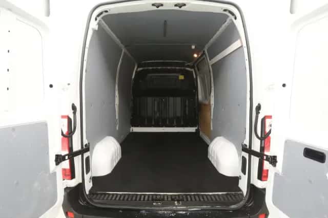 Renault Master (2017) thumbnail 3