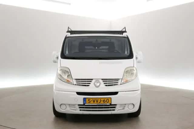 Renault Trafic (2012) thumbnail 6