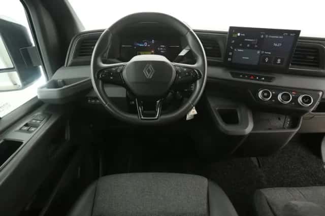 Renault Master (2025) thumbnail 2