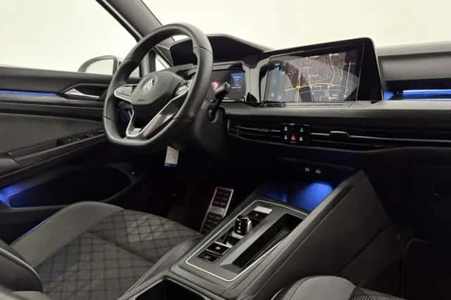 Volkswagen Golf (2021) thumbnail 4