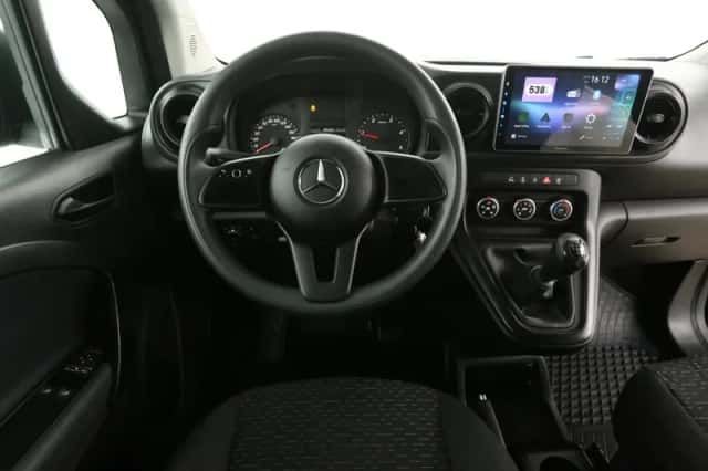 Mercedes-Benz Citan (2023) thumbnail 2