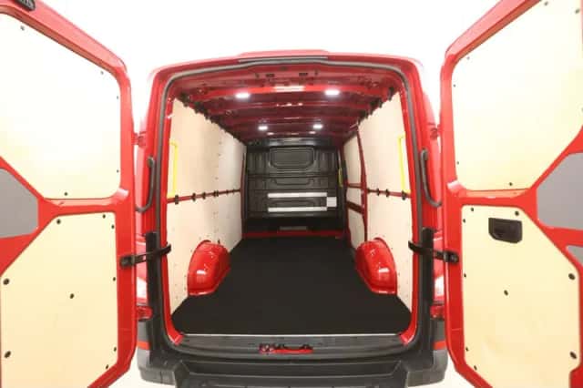 Volkswagen Crafter (2022) thumbnail 3