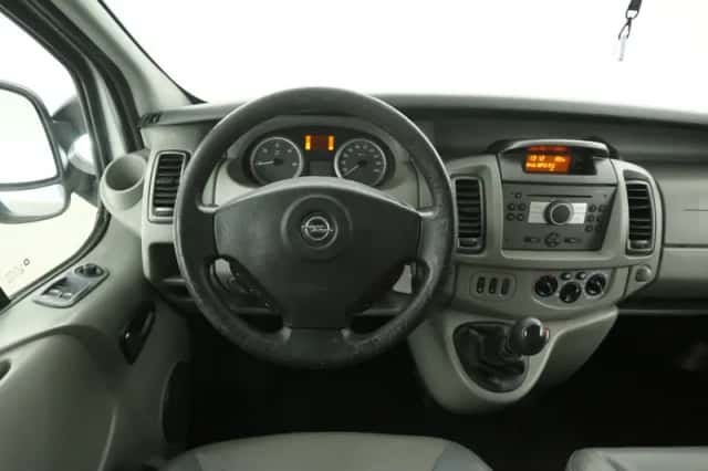 Opel Vivaro (2008) thumbnail 2