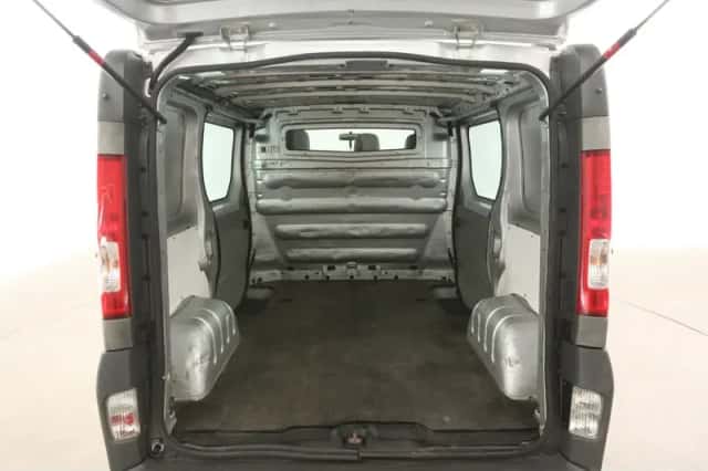Opel Vivaro (2008) thumbnail 3