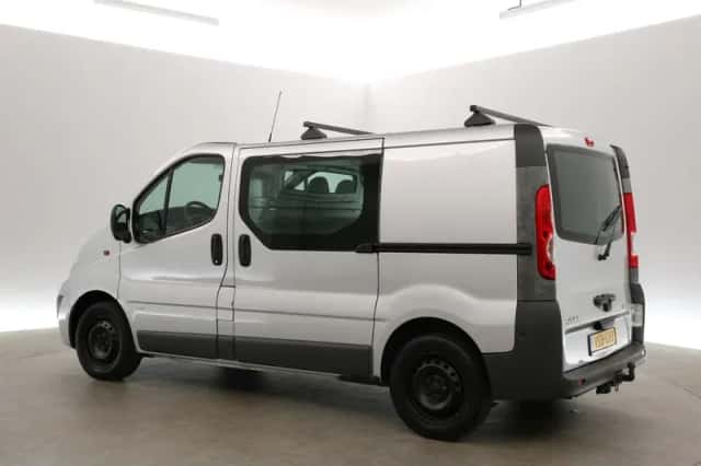 Opel Vivaro (2008) thumbnail 4