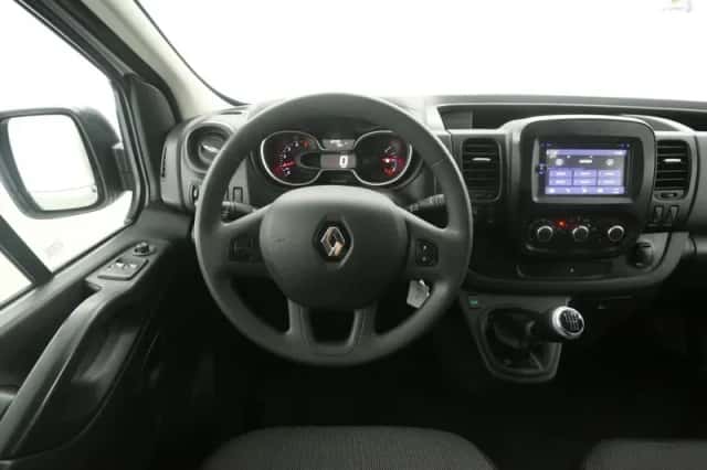 Renault Trafic (2021) thumbnail 2