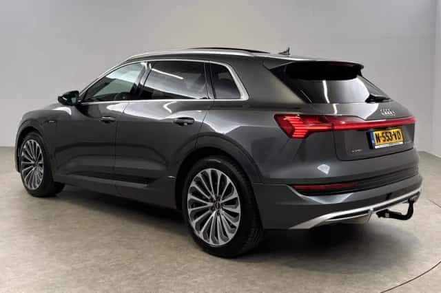 Audi e-tron (2021) thumbnail 3