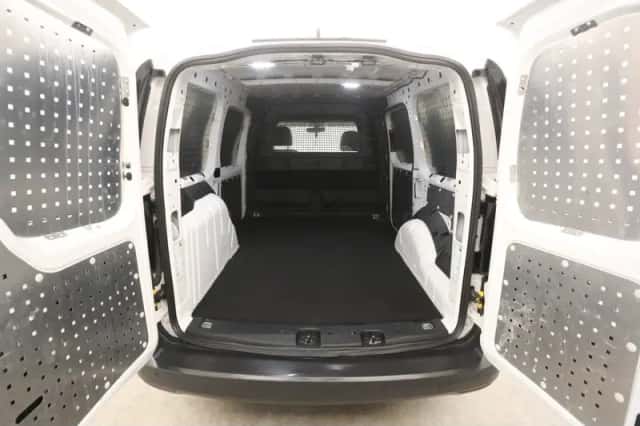 Volkswagen Caddy (2022) thumbnail 3