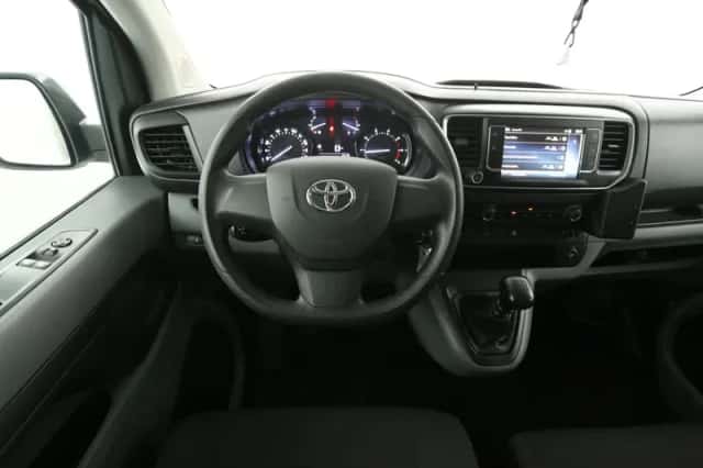 Toyota ProAce (2022) thumbnail 2