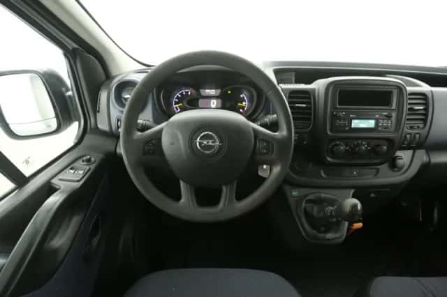 Opel Vivaro (2016) thumbnail 2