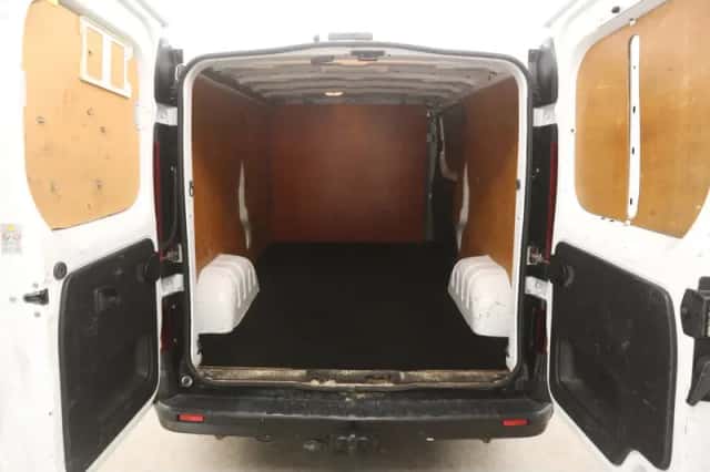 Opel Vivaro (2016) thumbnail 3