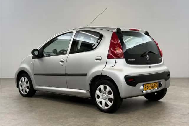 Peugeot 107 (2011) thumbnail 3