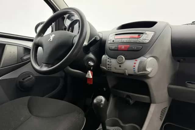 Peugeot 107 (2011) thumbnail 4