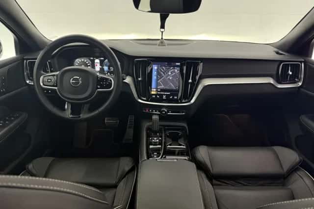 Volvo V60 (2022) thumbnail 2