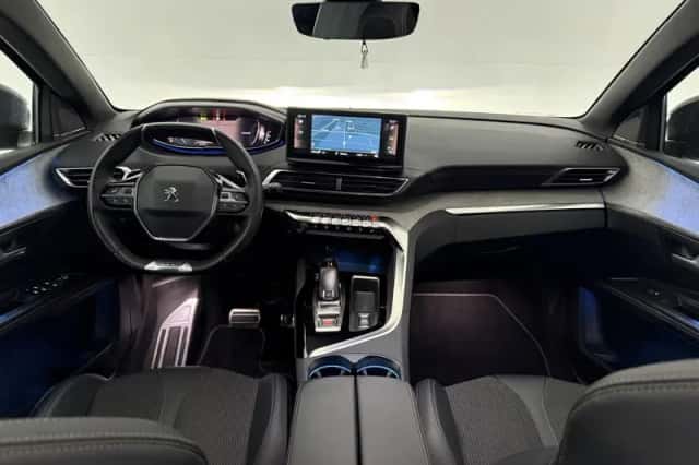 Peugeot 5008 (2022) thumbnail 2