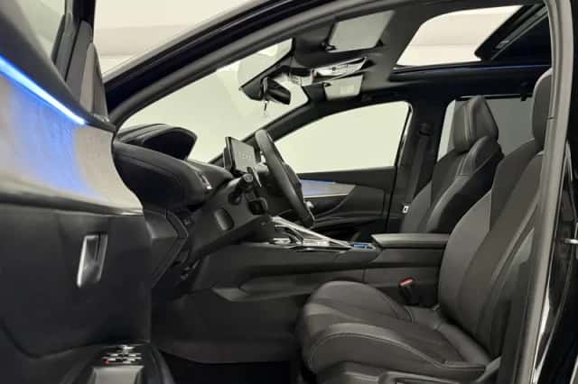 Peugeot 5008 (2022) thumbnail 4