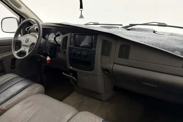 Dodge RAM (2002) thumbnail 4