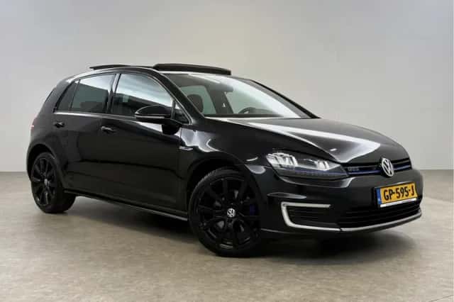 Volkswagen Golf (2015) thumbnail 6
