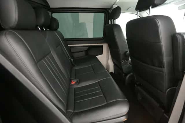 Volkswagen Transporter (2017) thumbnail 3