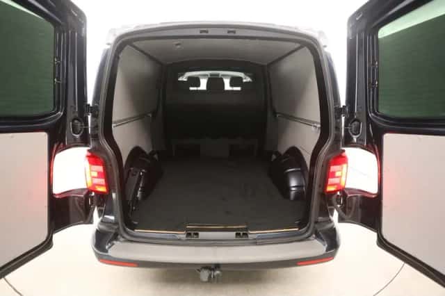 Volkswagen Transporter (2017) thumbnail 4