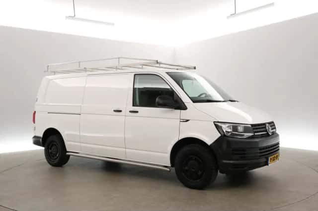 Volkswagen Transporter (2018) thumbnail 6