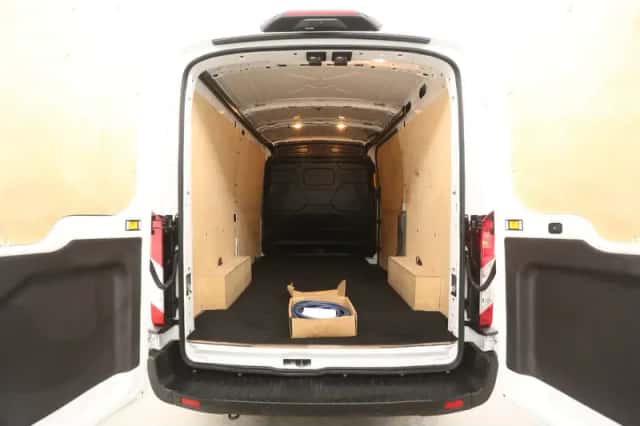 Ford E-Transit (2022) thumbnail 3