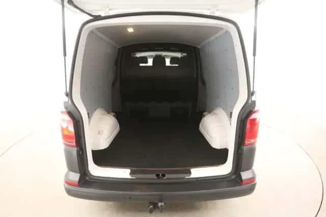 Volkswagen Transporter (2020) thumbnail 4