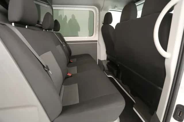 Volkswagen Crafter (2022) thumbnail 3