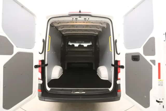 Volkswagen Crafter (2022) thumbnail 4
