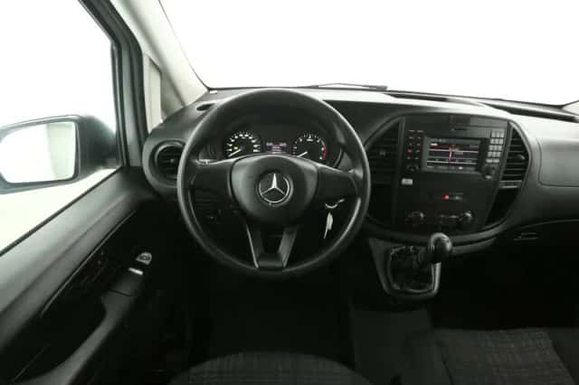 Mercedes-Benz Vito (2021) thumbnail 3