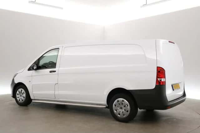 Mercedes-Benz Vito (2021) thumbnail 4