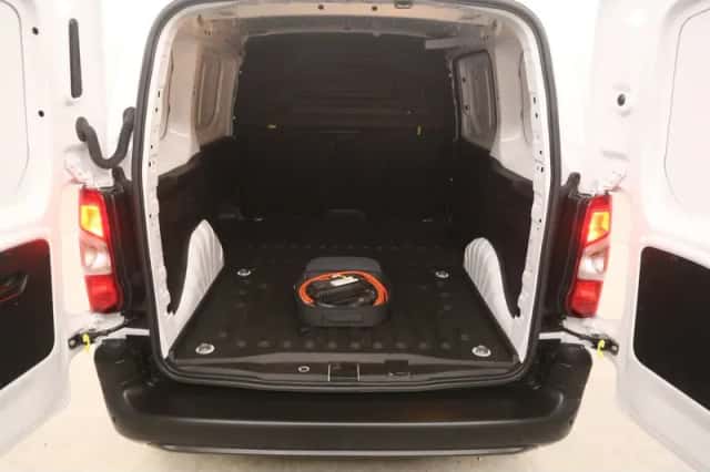 Opel Combo-e (2023) thumbnail 3
