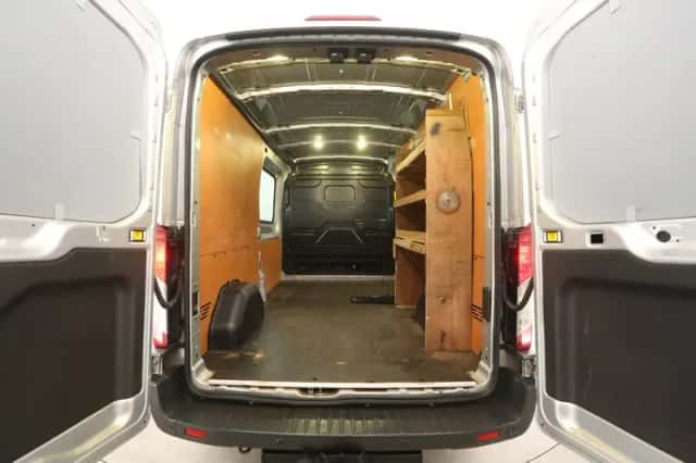 Ford Transit (2016) thumbnail 3