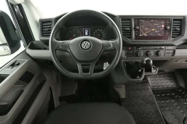 Volkswagen Crafter (2023) thumbnail 2