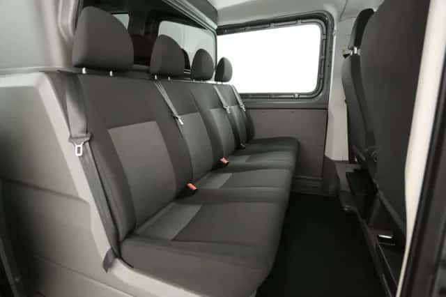 Volkswagen Crafter (2023) thumbnail 3