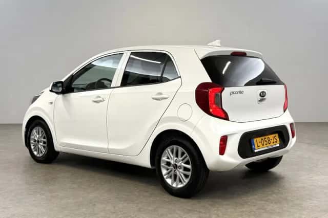 Kia Picanto (2021) thumbnail 3