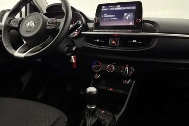 Kia Picanto (2021) thumbnail 4