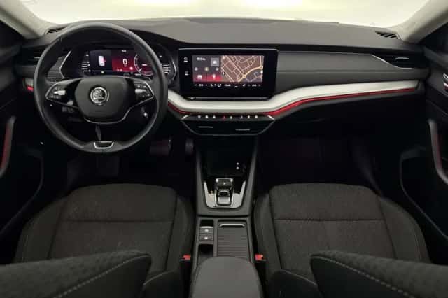Škoda Octavia (2022) thumbnail 2